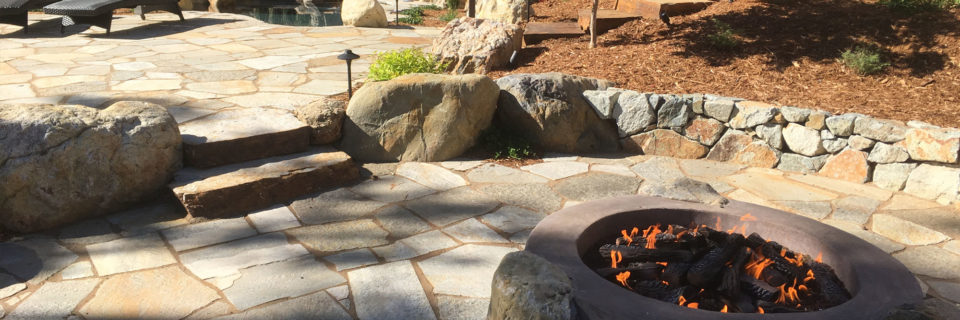 Form meets function. Now offering 
custom designed built-in fire pits.